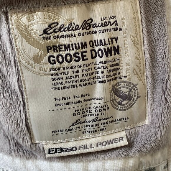 White "Eddie Bauer" Down jacket, removable hood with faux fur trim - Picture 9 of 16